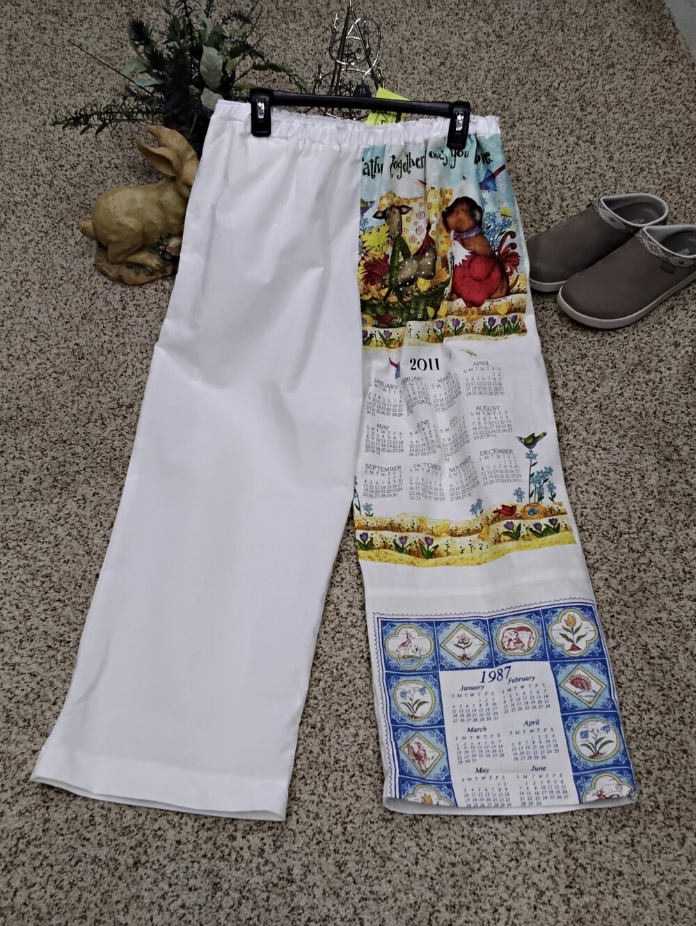 4093 Size L/XL White and Multi Cotton/Linen Calendar Print Lounge Pants